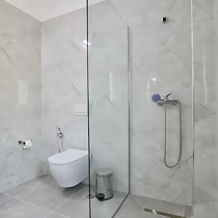Eastwest Seaview Apartament