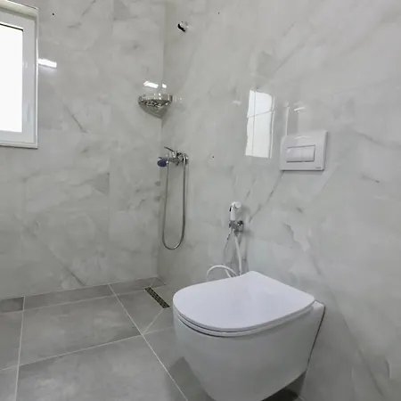 Eastwest Seaview Apartament
