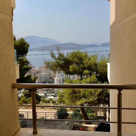 Eastwest Seaview Apartament *