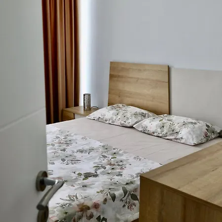 Eastwest Seaview Apartament