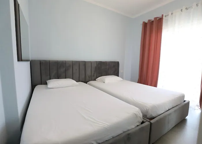 Eastwest Seaview Apartman