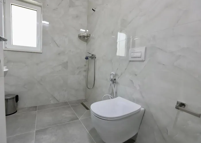 Eastwest Seaview Apartman