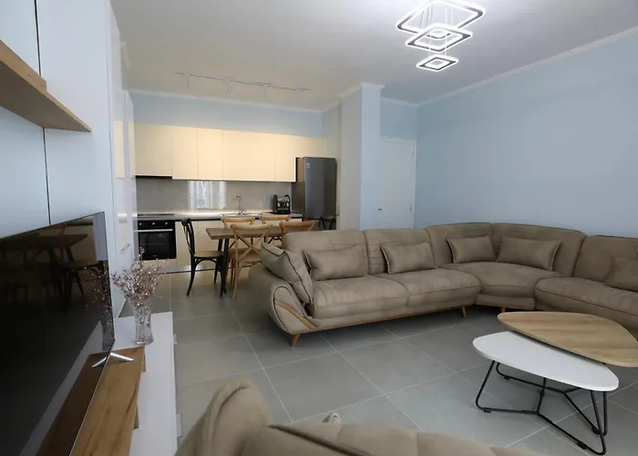 Eastwest Seaview Apartman *