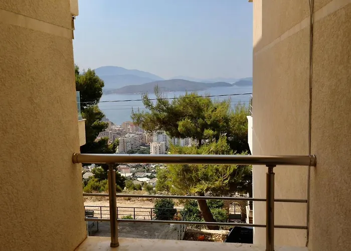 Eastwest Seaview Apartman *